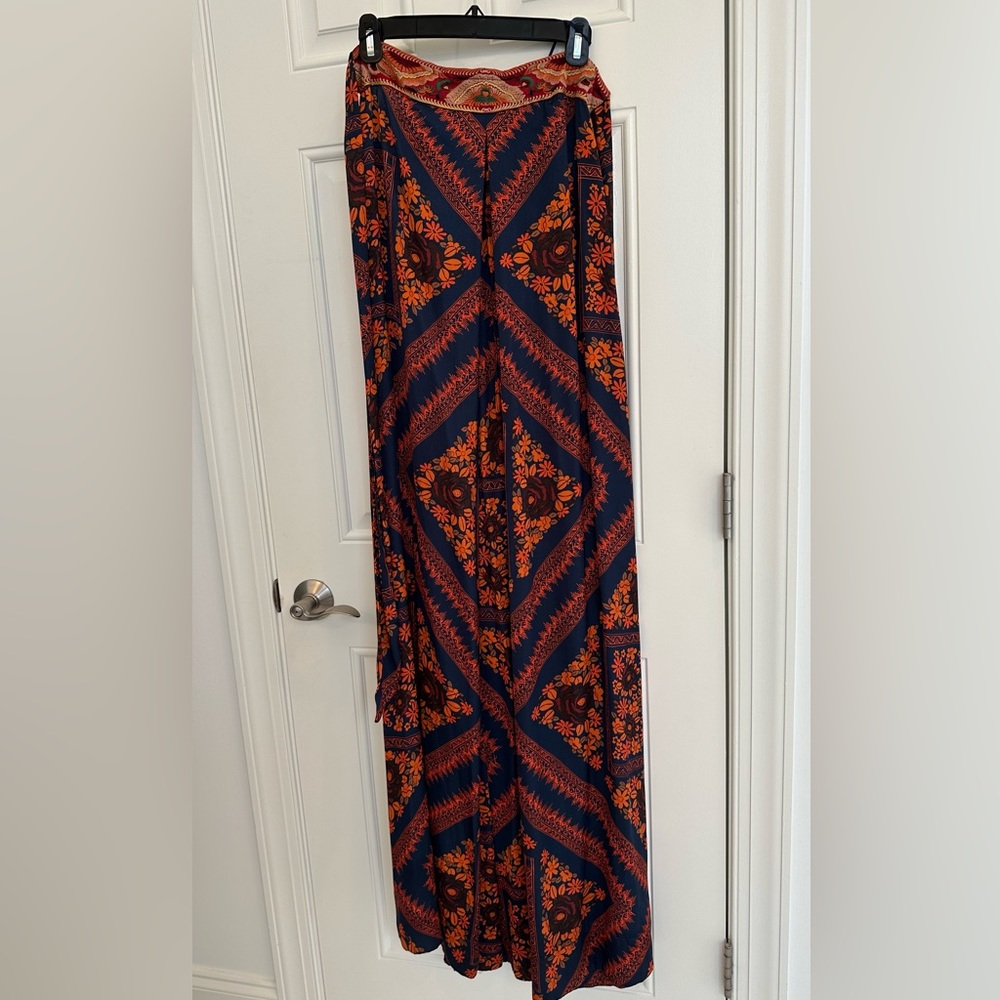 Free People Serendipity JUMPER. Worn once to a wedding and dry cleaned.